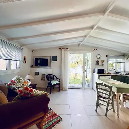 Under The Vine Garden House Διαμέρισμα *
